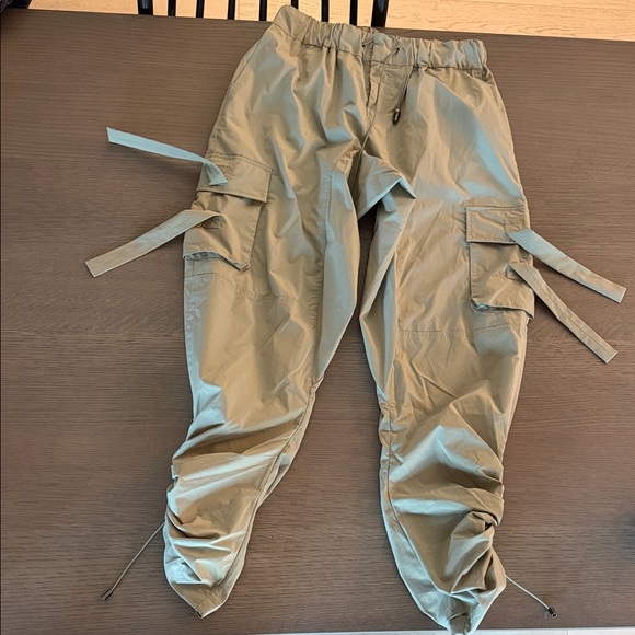 Revolve - Picture 1 of 3